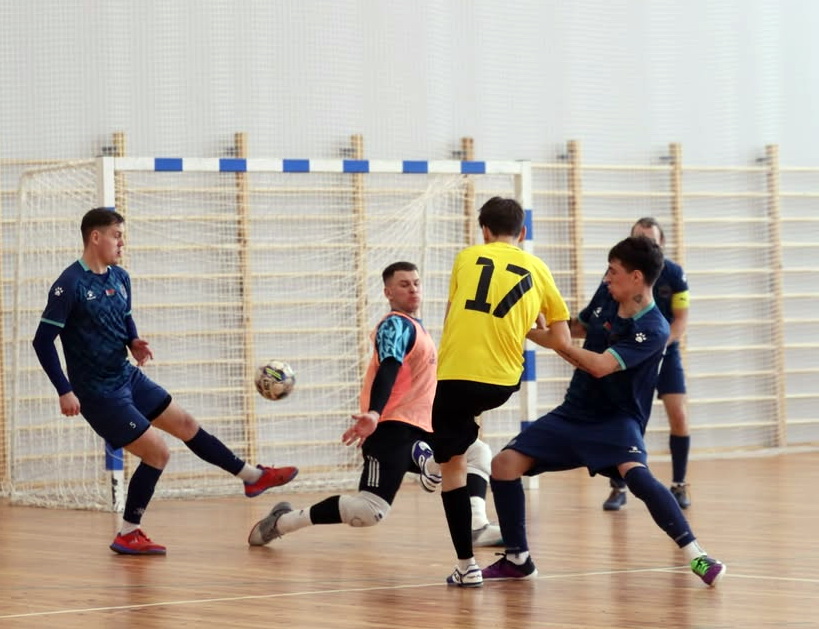 «Единство» лидирует, «Арсенал» готовится, болельщики предвкушают: итоги футбольных выходных в Дзержинске