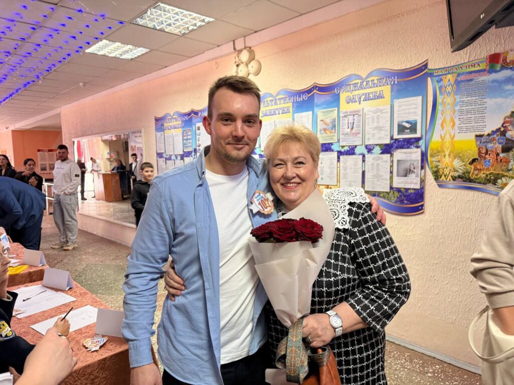 Как прошли вечера встреч в школах Дзержинского района