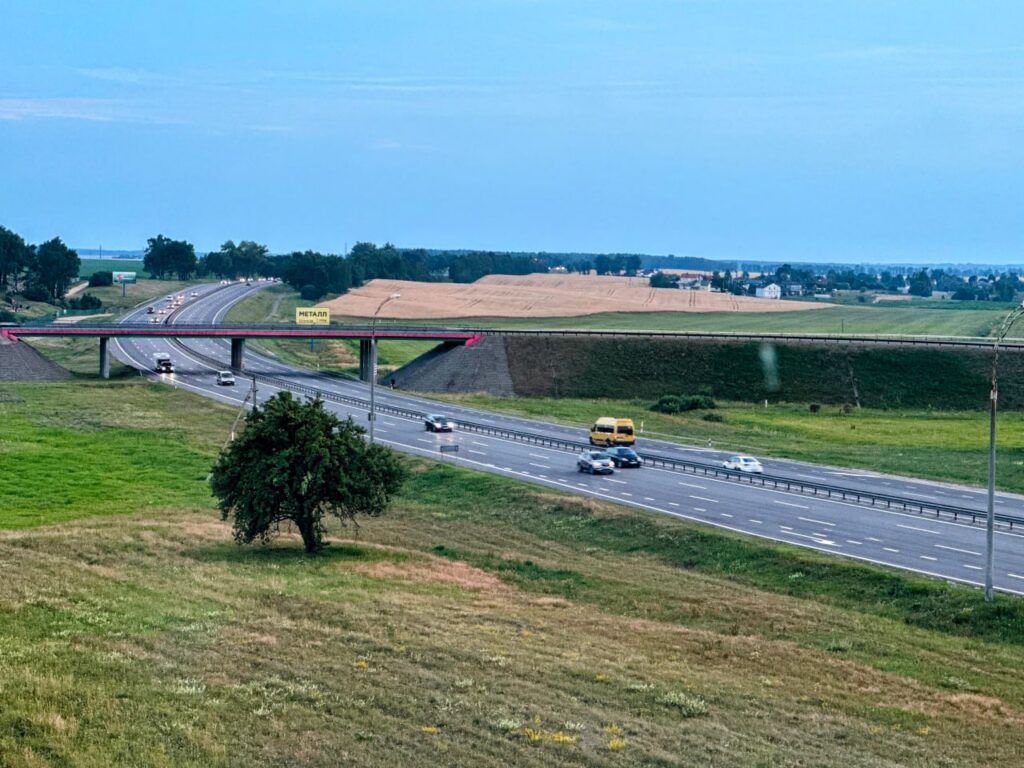 Сразу три важные трассы на выезде из Минска ждет обновление: на Дзержинск, Гродно и Молодечно