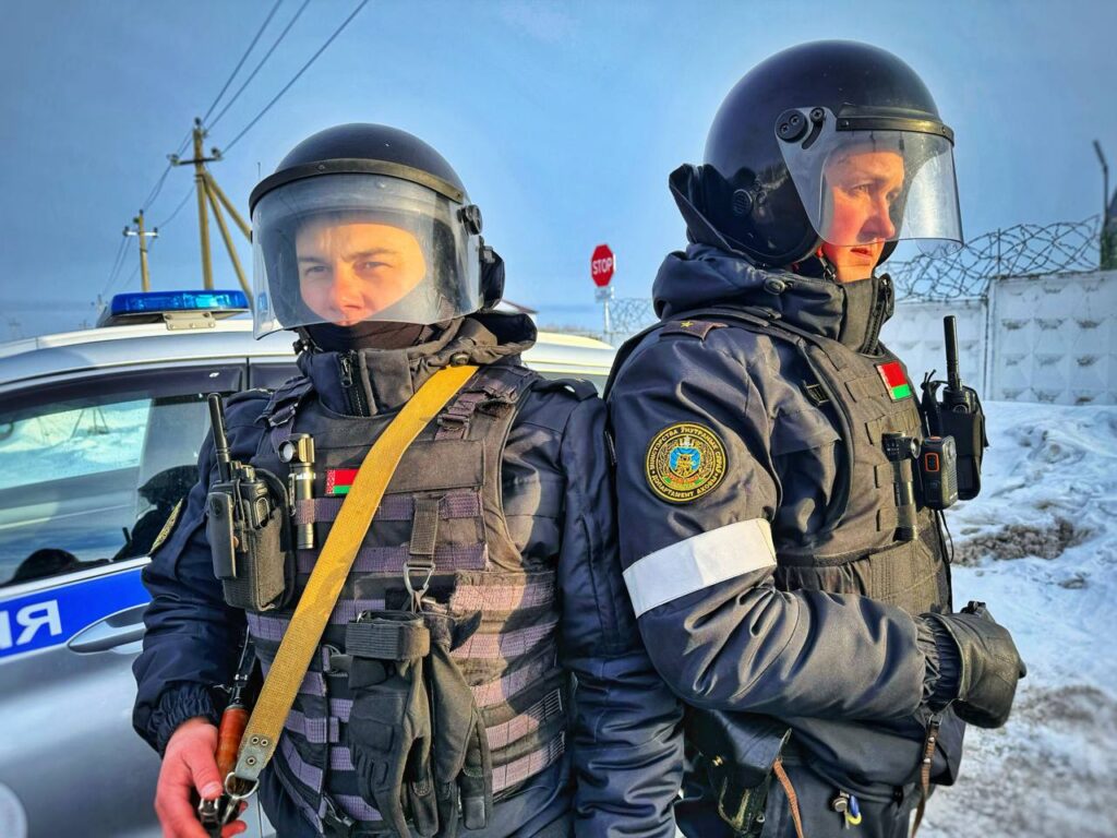 На посту 24/7: кто и как охраняет спокойствие Дзержинска и Фаниполя