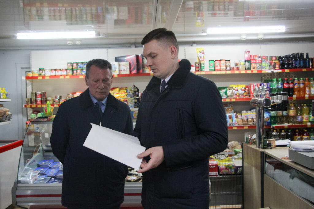 Рабочая поездка в Путчино: глава района оценил медицину, образование и торговлю на селе