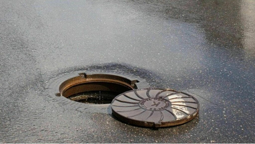 Увидел открытый люк — звони 115: как жители Минской области могут предотвратить трагедию