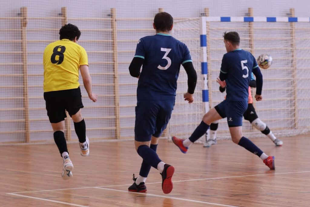 Футбольный уик-энд: «Единство» побеждает, «Арсенал» выбывает из Кубка