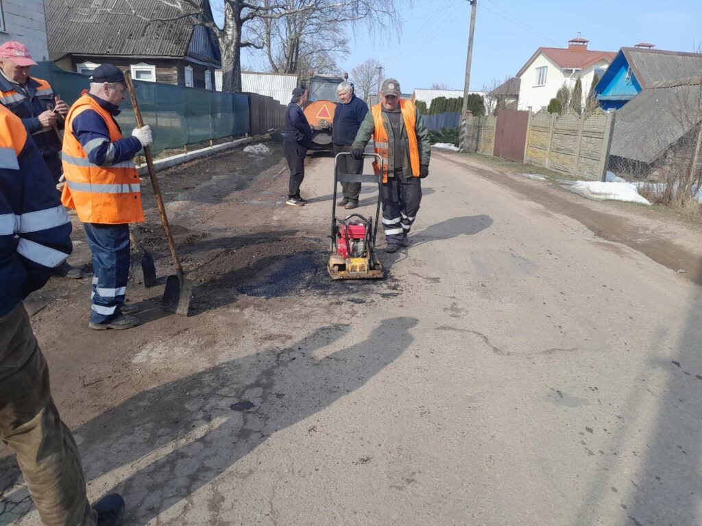 «Технология отработана»: как ремонтируют дороги в Добриневском сельсовете