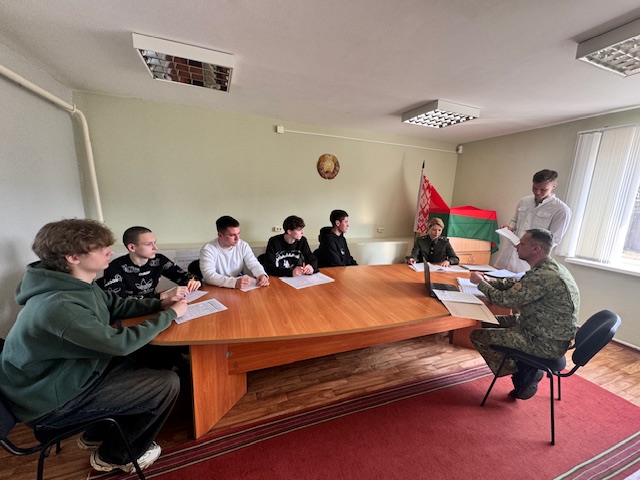 Представители в/ч 1463 встретились с новобранцами весеннего призыва