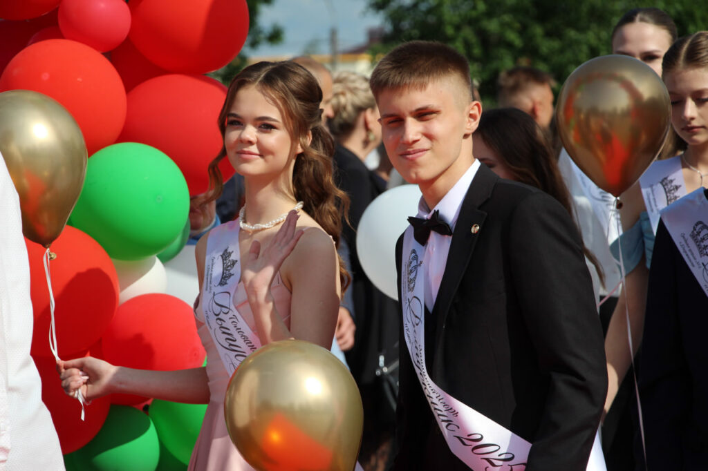 Известны даты последних звонков, выпускных и экзаменов у белорусских школьников