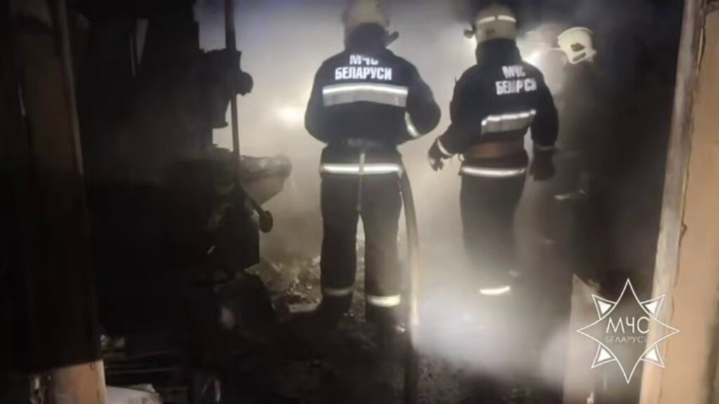 В Дзержинске ночью потушили пожар в сборочном цехе на улице Марата Казея