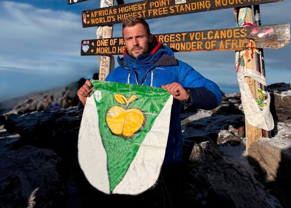 «В 7 утра мы стояли на крыше Африки»: фанипольчанин Евгений Карман взошел на Килиманджаро
