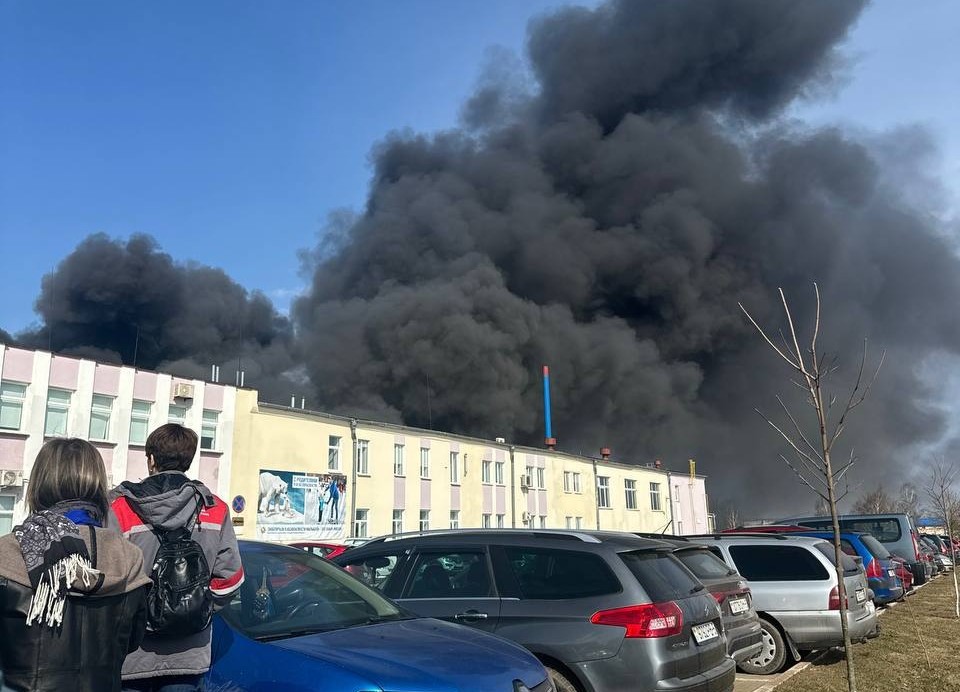 В Дзержинске произошел пожар в цехе лакокрасочных материалов МАВ