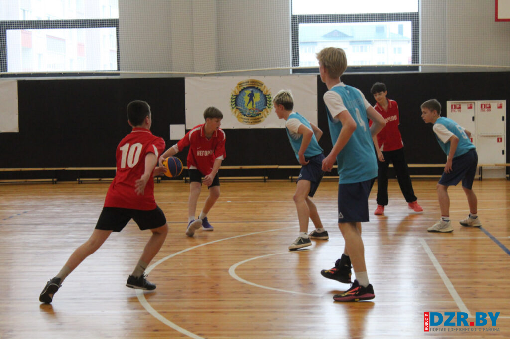 Команда Дзержинского района завоевала серебро на соревнованиях по баскетболу на областной спартакиаде «Колосок»