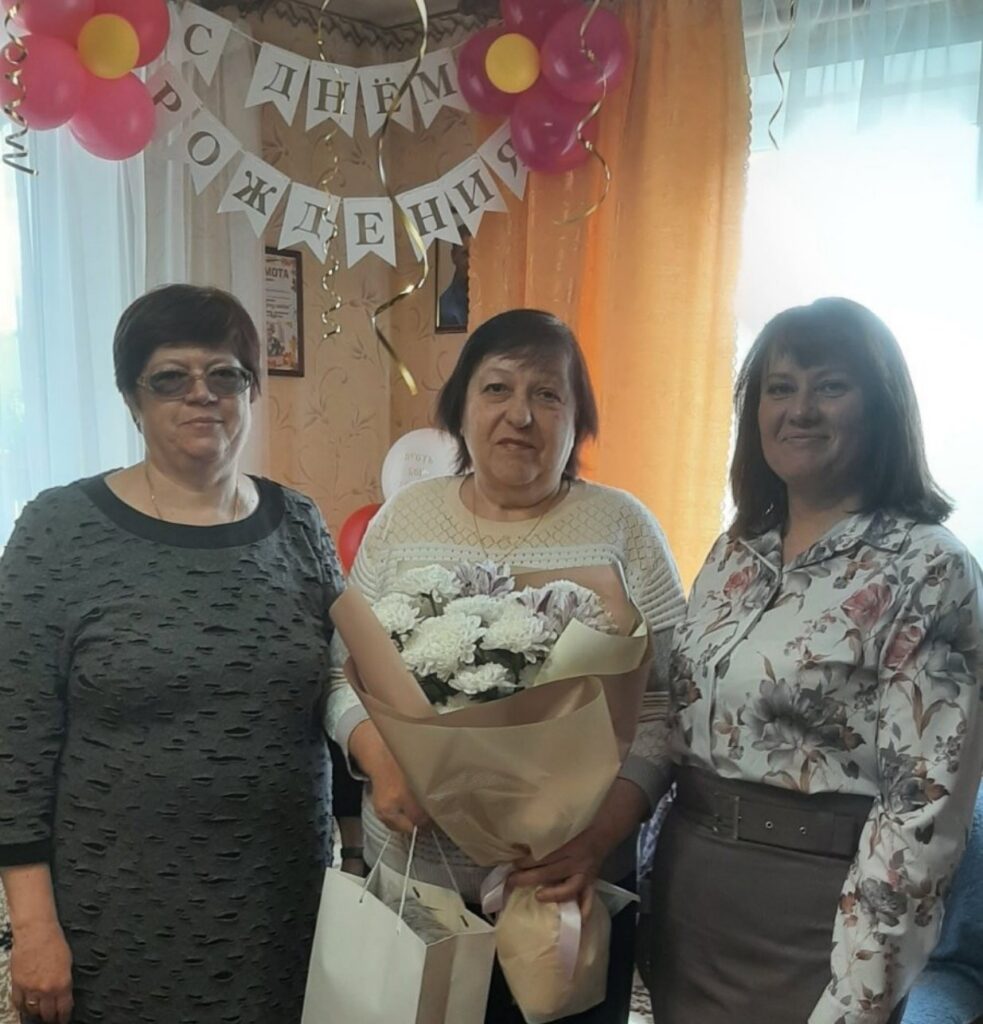 «На таких людях держится образование»: Боровская школа поздравила с юбилеем ветерана педагогического труда Аллу Чаплий