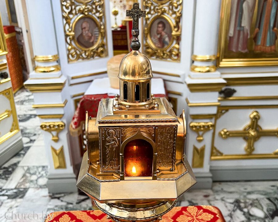 Благодатный огонь прибудет в Беларусь 12 апреля