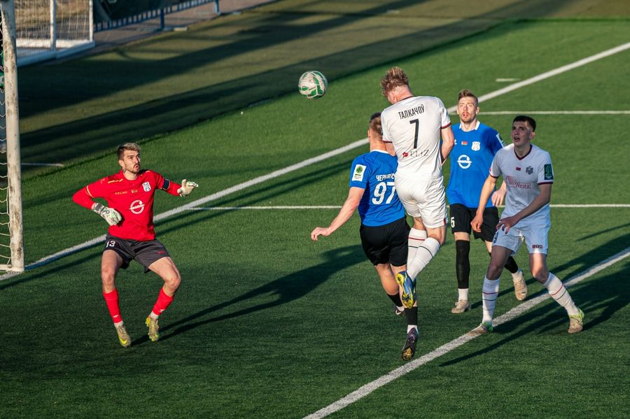 Серебро «Единства» и первая победа «Арсенала»: итоги футбольных выходных для Дзержинска