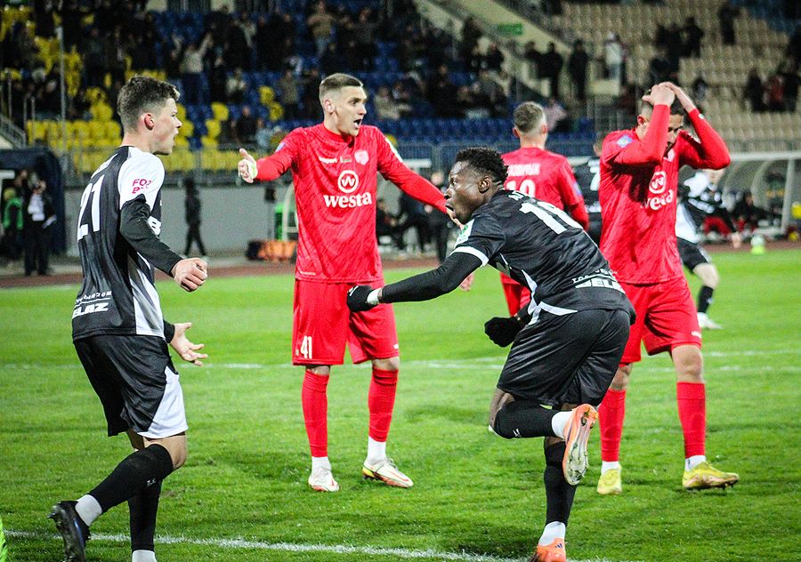 «Арсенал» в огне, «Единство» бьется на два фронта: итоги футбольных выходных для Дзержинска