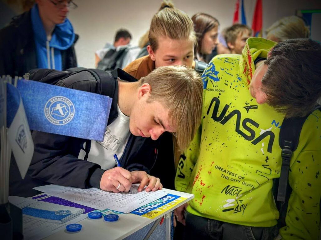 В Дзержинском районе 16–17 апреля пройдет республиканская ярмарка вакансий для молодежи