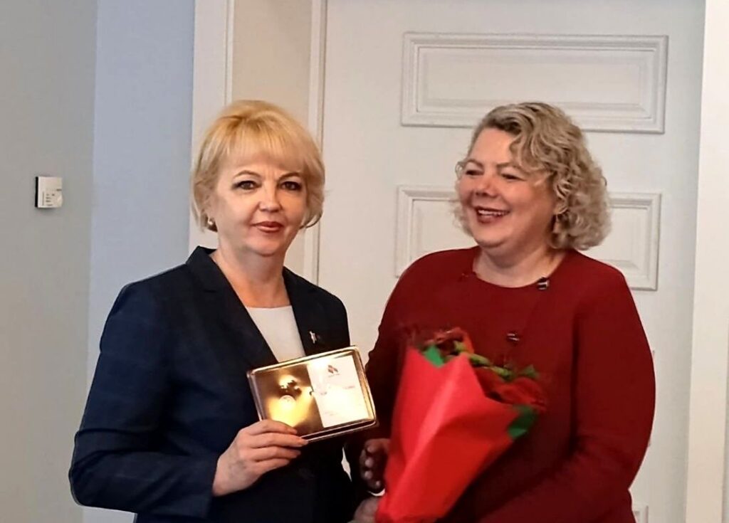 Раиса Смеян награждена серебряным нагрудным знаком «За общественную деятельность»