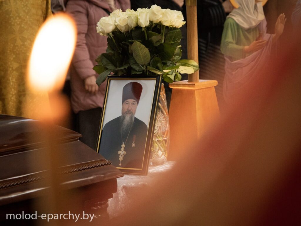 В Фаниполе простились с основателем храма Вознесения Господня протоиереем Владимиром Бадюлькиным