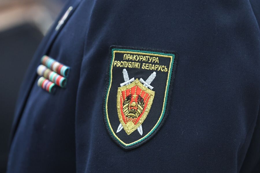 Директор школы в Дзержинском районе фиктивно устроила на работу невестку — возбуждено уголовное дело