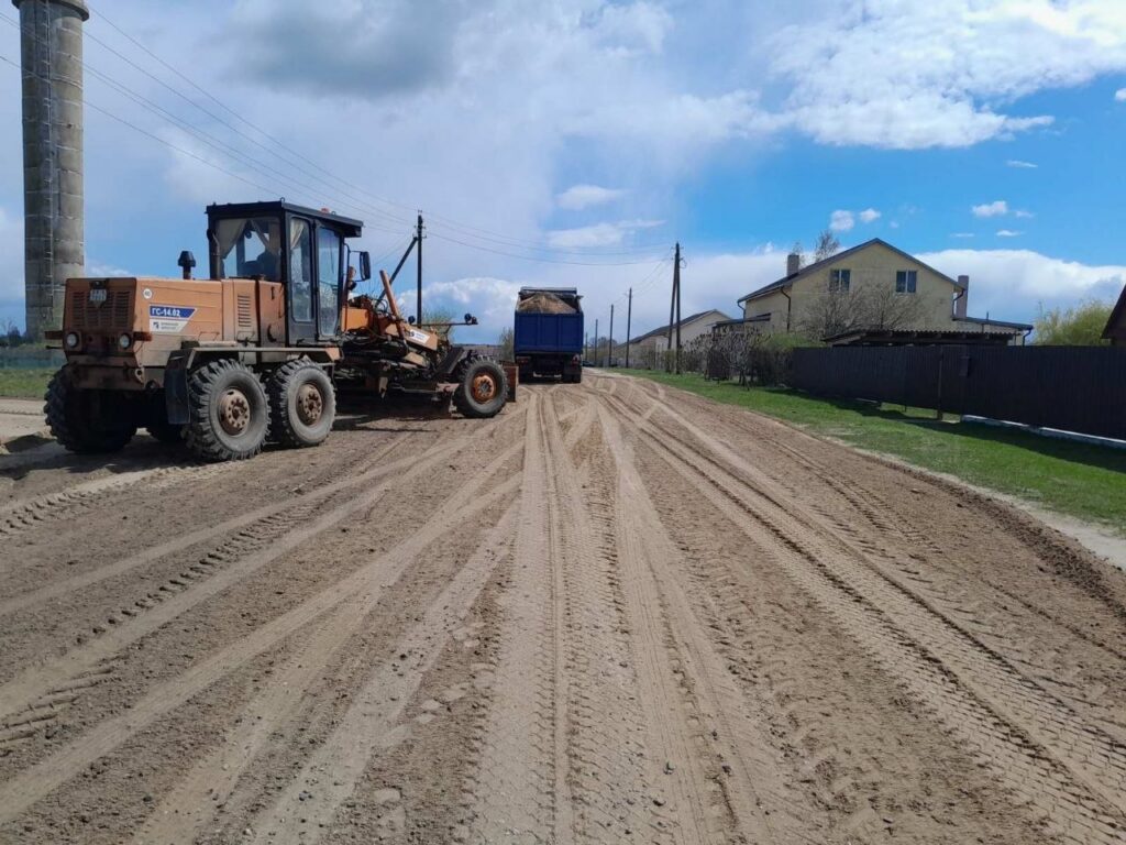 В Добриневском сельсовете приводят в порядок дороги