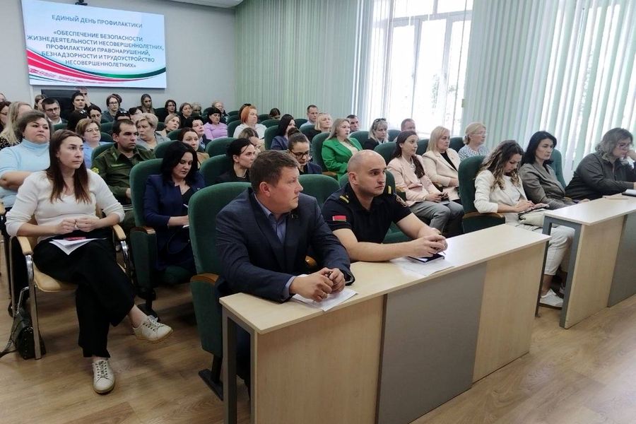 Обеспечение безопасности детей и подростков в каникулярный период стало темой совещания актива района