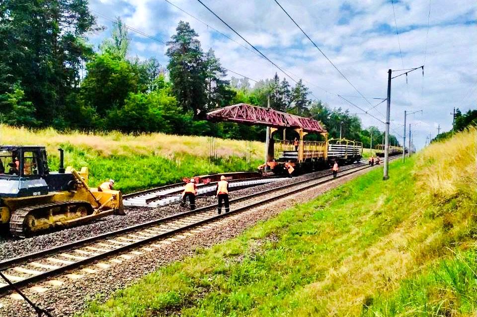 Расписание электричек изменили на два месяца из-за ремонта путей под Фаниполем