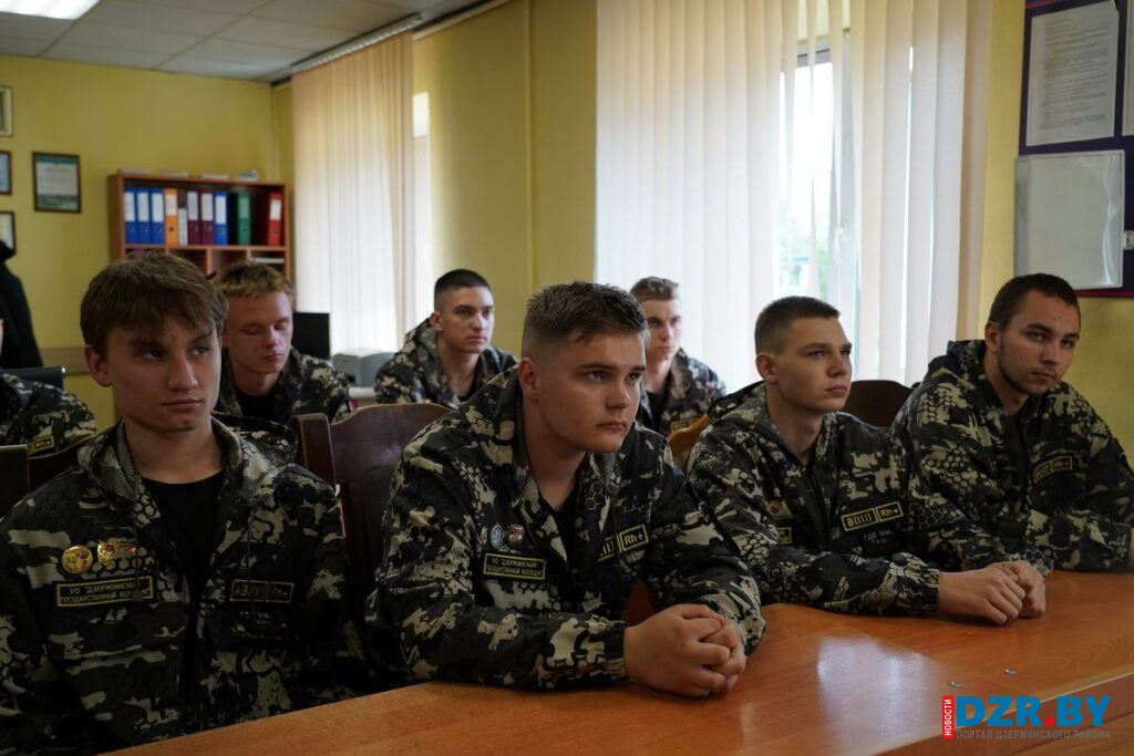 Медики и спасатели провели занятие для воспитанников клуба «На страже» по основам оказания первой помощи