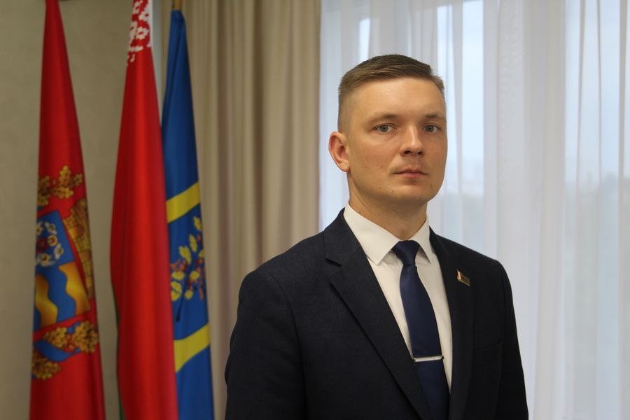 Глава района Никита Реут поздравил с профессиональным праздником работников и ветеранов сферы здравоохранения Дзержинщины