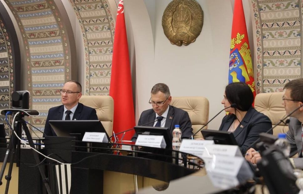 Зарплаты, налоги и соцстрахование: что изменится для юрлиц, ИП и физлиц