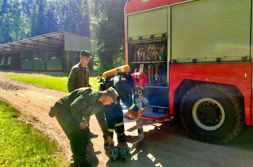 Фанипольские зенитчики провели совместные учения со спасателями и медиками