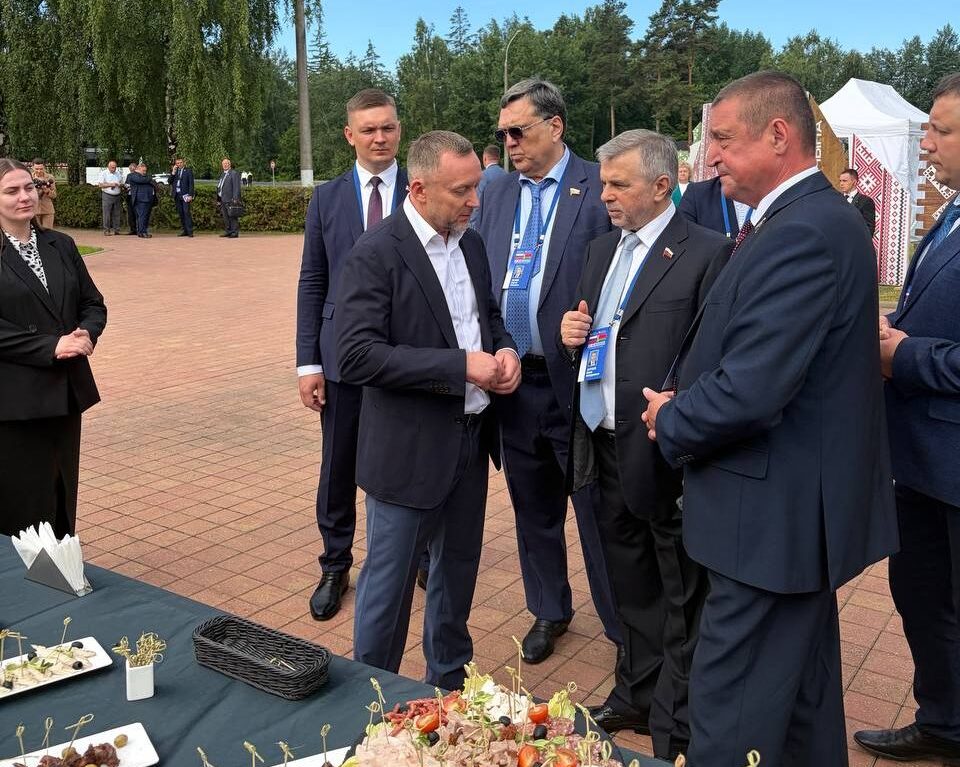 На агрокомбинате «Дзержинский» в Фаниполе начинает работу агарная секция Форума регионов Беларуси и России