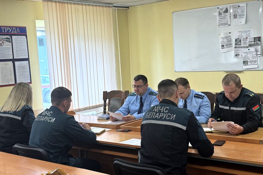Прокуратура Дзержинского района и РОЧС обсудили вопросы укрепления межведомственного взаимодействия