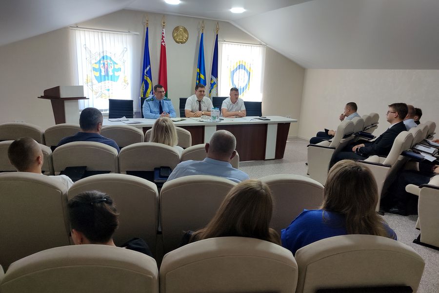 Прокуроры и следователи Дзержинского РОСК обсудили пути повышения эффективности предварительного следствия