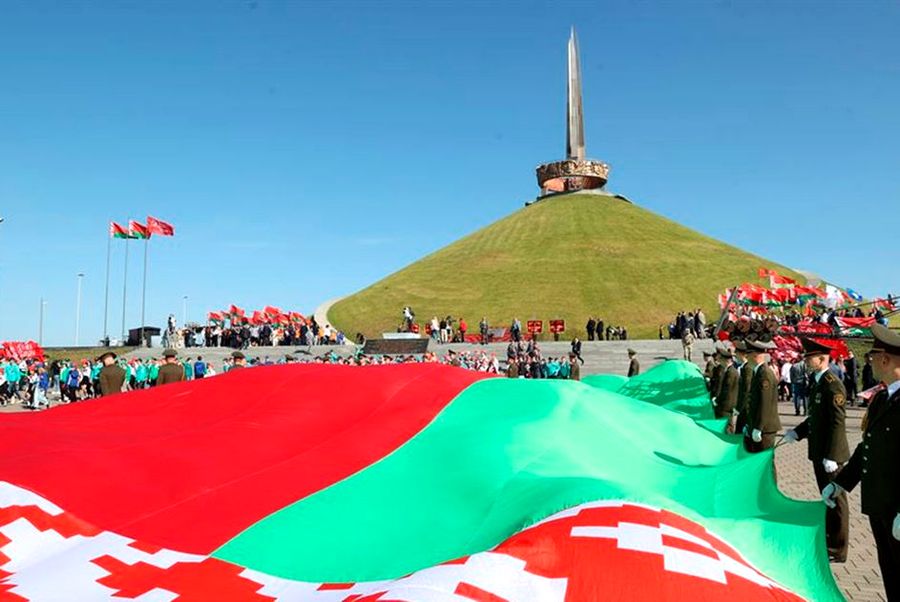 Выставки, проекции и фейерверк. Курган Славы масштабно встретит гостей в День Независимости