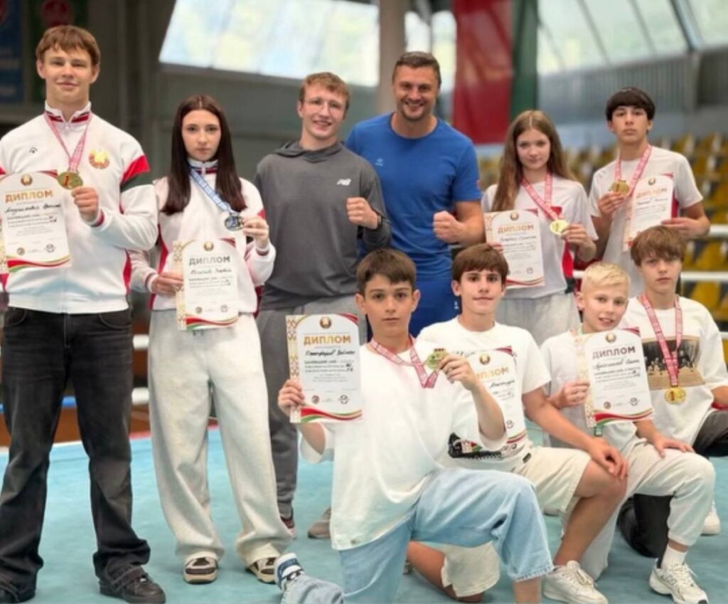 Жительница Дзержинского района привезла «серебро» с чемпионата Беларуси по тайскому боксу