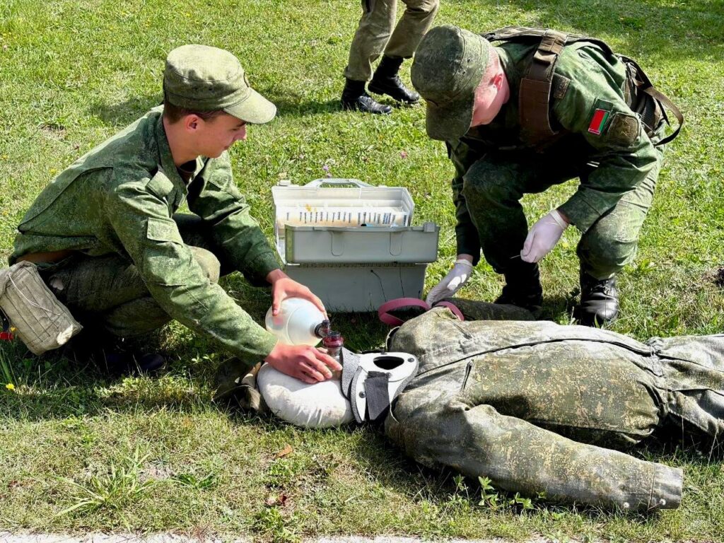 На территории военного городка прошли совместные пожарно-тактические учения 15-й бригады и Дзержинского РОЧС