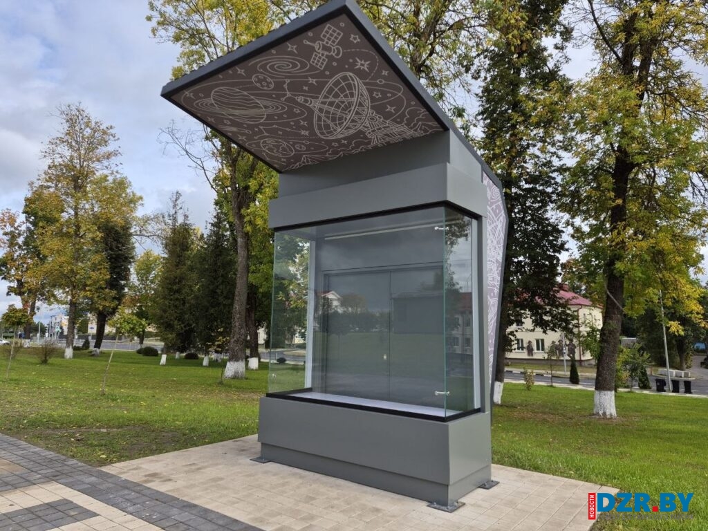 Почему опустели витрины музея под открытым небом в центральном парке Дзержинска
